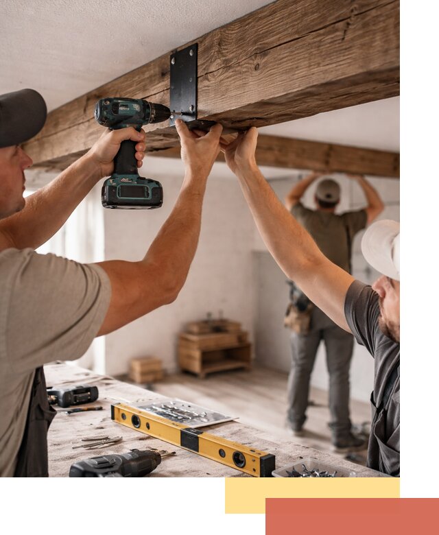 Монтаж декоративных потолочных балок в таре